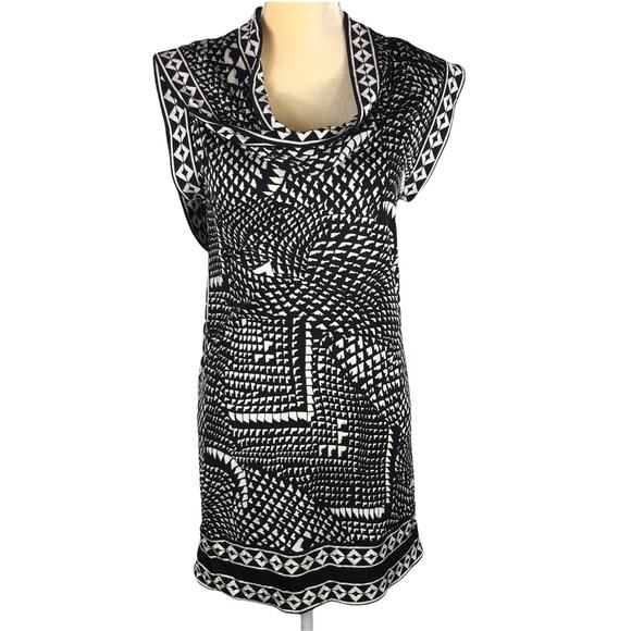 BCBGMaxAzria Dresses & Skirts - BCBGMaxazria Black White Dress Size XS